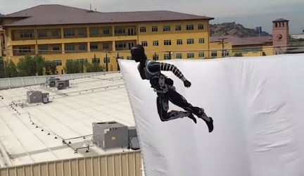 Disney crea un robot capaz de hacer volteretas mientras vuela